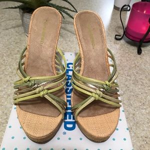 Cute Lime Green Wedges - Size 8